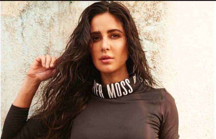 އަލީގެ ސުޕަހީރޯ ފިލްމަކަށް ކެޓްރީނާ