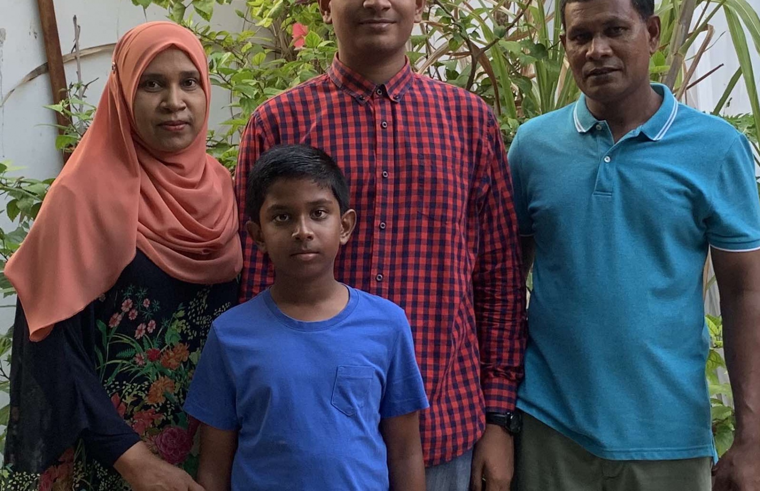 ނާހިލް، އޭނާގެ މަންމަ އާއި ބައްޕަ އަދި ކޮއްކޮއާ އެކު