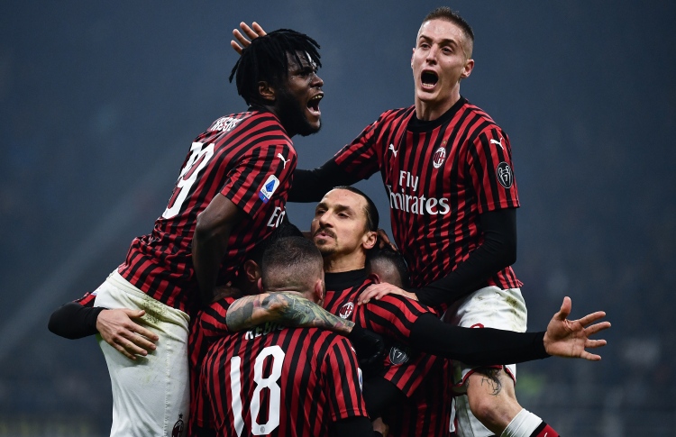 މިލާނުން ފަހަތުން އަރައި ޔުވެންޓަސް ބަލިކޮށްފި