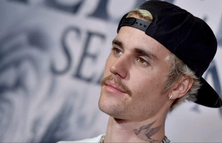 ޗެރިޓީއަކަށް ބީބާ 100،000 ޑޮލަރު ހަދިޔާކޮށްފި