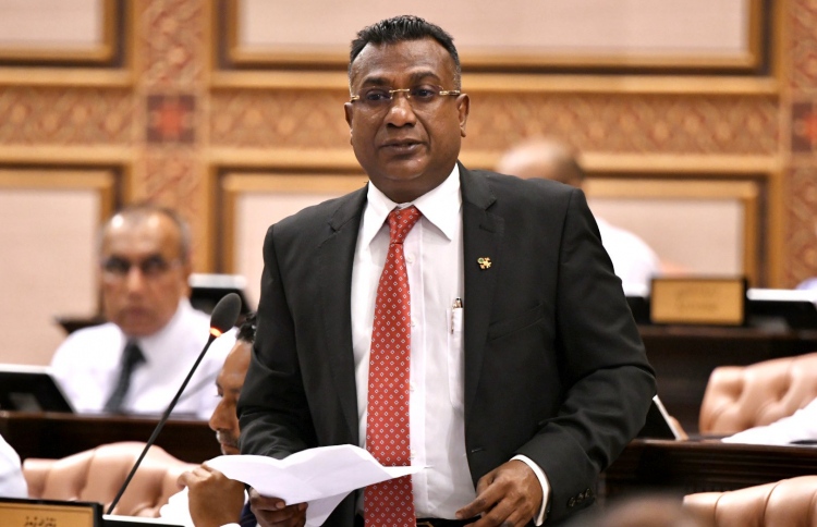 ޖާބިރުގެ ޕާސްޕޯޓު ހިފަހައްޓައިފި