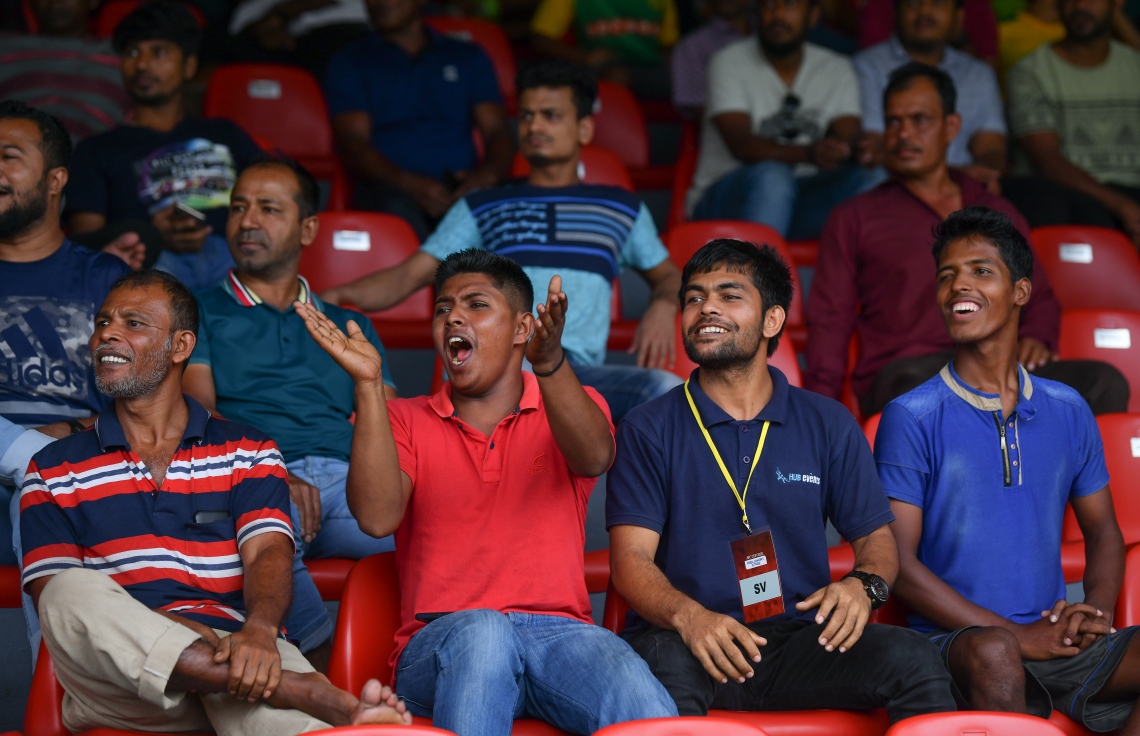 މާލެ- ފެބުރުއަރީ 12، 2020: އޭއެފްސީ ކަޕުގެ ޕްރިލިމިނަރީ ބުރުގެ ދެ ވަނަ ލެގުގައި މިއަދު މާލޭގައި މާޒިޔާ އާއި ބަންގްލަދޭޝްގެ ޑާކާ އަބަހާނީ ބައްދަލުކުރި މެޗުގެ ތެރެއިން--. ފޮޓޯ:ނިޝާން އަލީ/މިހާރު