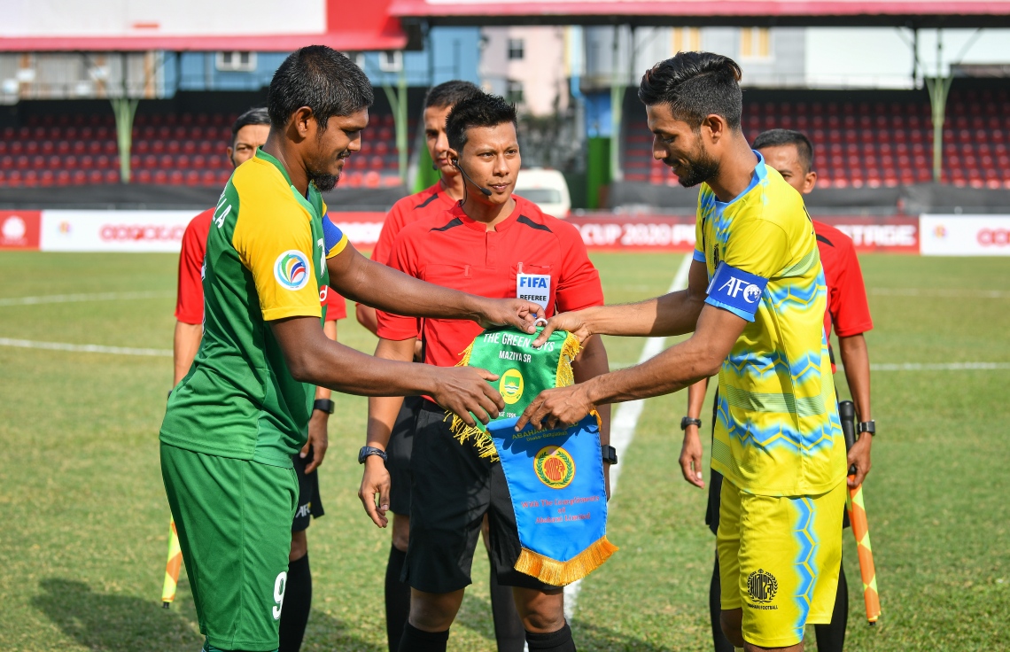 މާލެ- ފެބުރުއަރީ 12، 2020: އޭއެފްސީ ކަޕުގެ ޕްރިލިމިނަރީ ބުރުގެ ދެ ވަނަ ލެގުގައި މިއަދު މާލޭގައި މާޒިޔާ އާއި ބަންގްލަދޭޝްގެ ޑާކާ އަބަހާނީ ބައްދަލުކުރި މެޗުގެ ތެރެއިން--. ފޮޓޯ:ނިޝާން އަލީ/މިހާރު