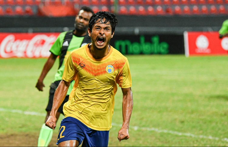 ވެލެންސިއާ އަލުން ފުރަތަމަ ޑިވިޝަނަށް