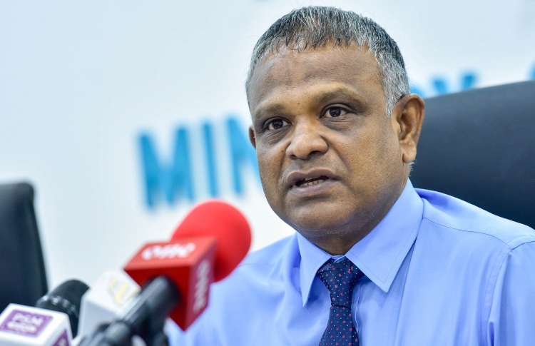 ލޯނު ލަސްވަނީ އެއްފަހަރާ ގިނަ ފޯމުތަކެއް ހުށަހެޅުމުން