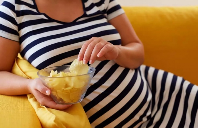 މާބަނޑުއިރު ޕޮޓޭޓޯ ޗިޕްސްއާ ދުރުވާންޖެހޭ