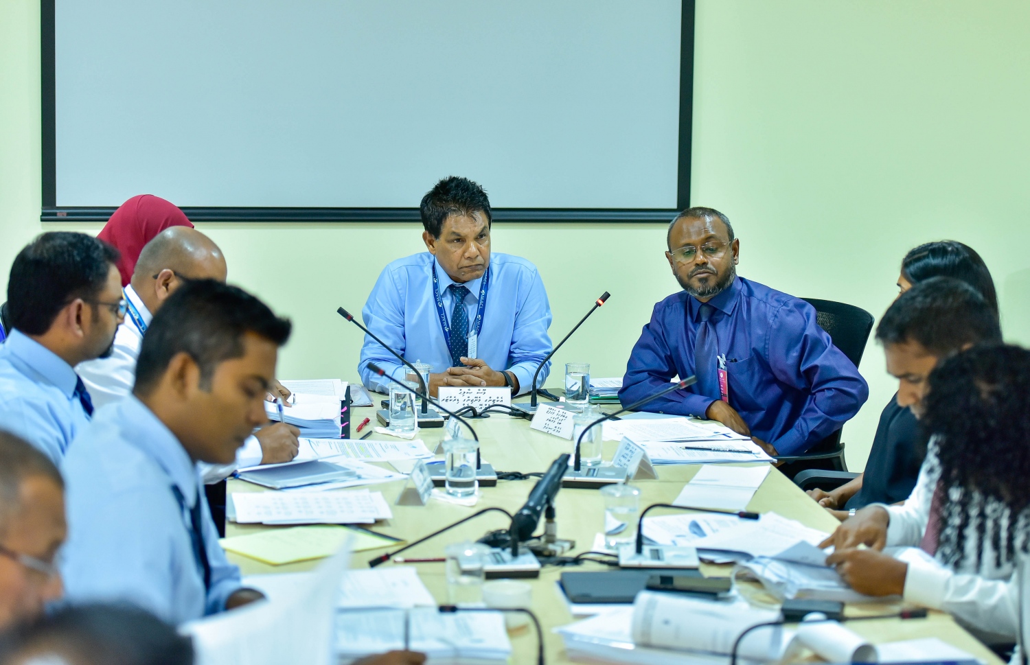 ސީޕްލޭން ޓާމިނަލްގެ މައްސަލައިގައި، އެމްއޭސީއެލްގެ ބޯޑު މެމްބަރުންގެ ފަރާތުން ވާހަކަ ދެއްކެވި ޑރ. މަހްފޫޒް، މާލިއްޔަތު ކޮމިޓީ އަށް މިއަދު ޖަވާބުދާރީވެވަޑައިގަންނަވަނީ.---ފޮޓޯ: އަހުމަދު އަވްޒަމް/މިހާރު