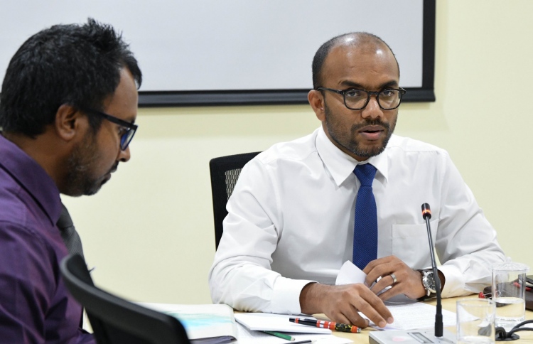 ލޯނުން މަޝްރޫއު ހިންގަނީ ހާލަތު ބަދަލުކުރަން: އަމީރު