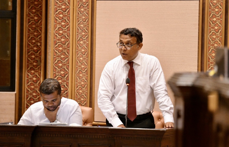 ރަށްރަށުގެ މަގުތައް ބޯޓު ޖެއްސޭވަރަށް ހަދާފައި އެބަހުރި