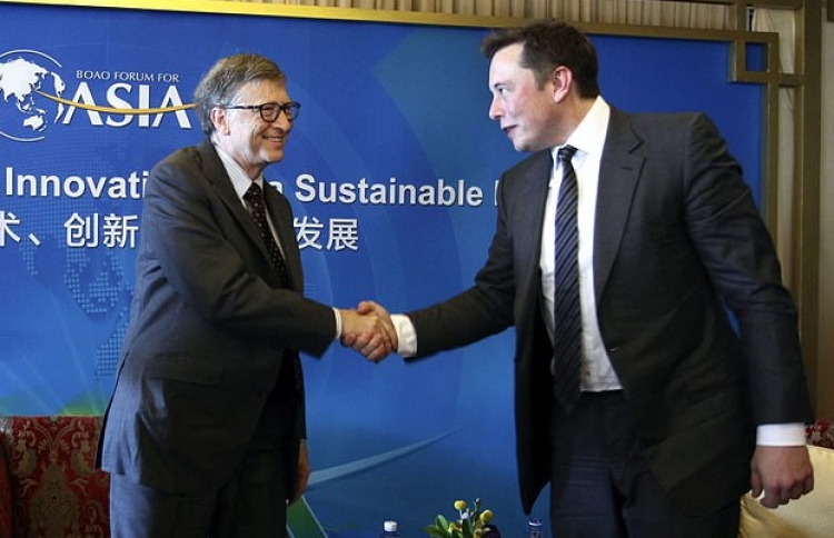 ގޭޓްސް ޕޯޝާ ކާރެއް ގަތުމުން އީލޮން އަށް ކަމަކުނުދިޔަ