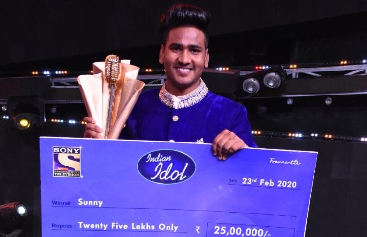 އިންޑިއަން އައިޑޮލް: ޓްރޮފީ އުފުލައިލީ ސަނީ