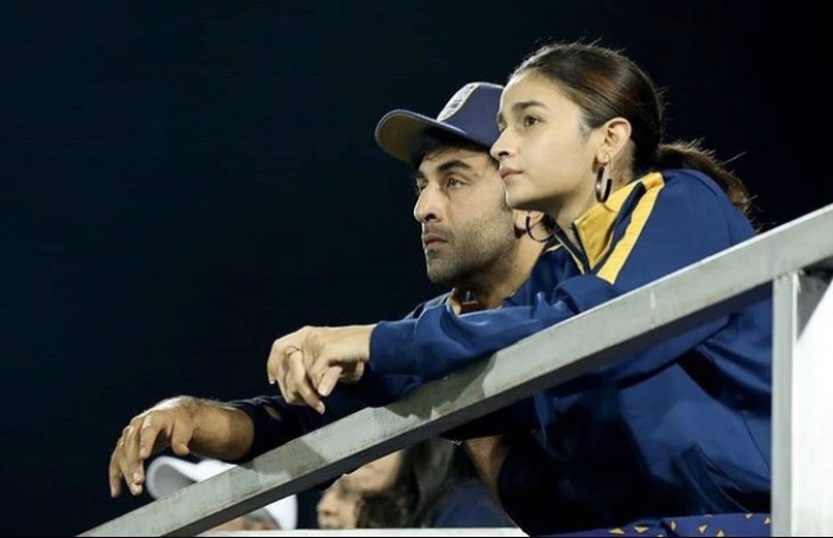 ރަންބީރާއި އާލިއާ މިހާރު ދިރިއުޅެނީ އެއްކޮށް؟