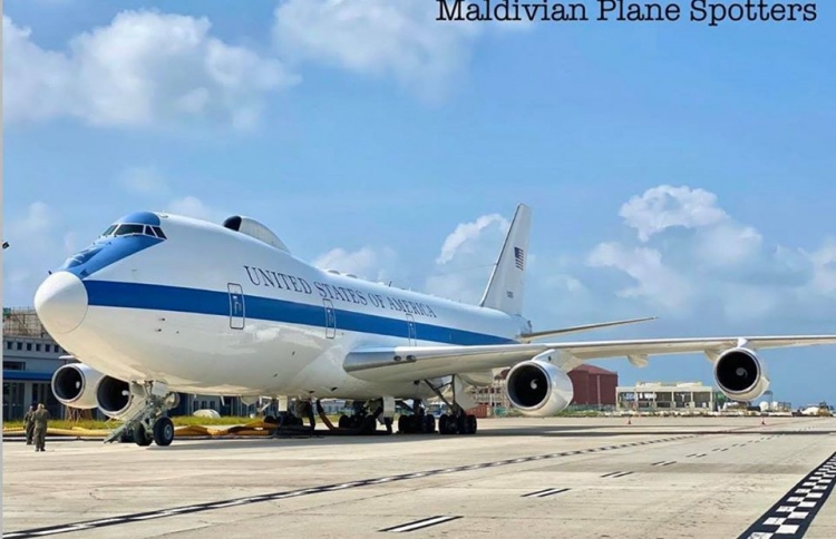 އެމެރިކާ ރައީސްގެ ޑޫމްސްޑޭ ޕްލޭން ރާއްޖޭގައި ޖައްސައިފި