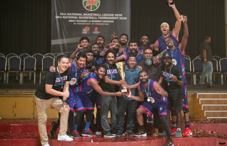 ކިންގްސް ގައުމީ ތަށި ދިފާއުކޮށްފި