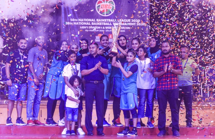 އަންހެން ޑިވިޝަންގެ ގައުމީ ތަށި ވެސް ކުއީންސް އަށް