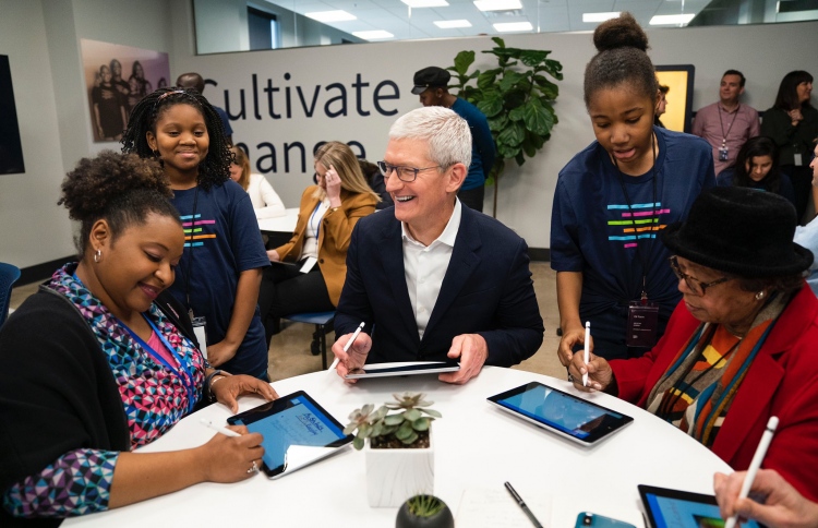 އެޕަލް އިން އެންމެ ފަހުން އިންޑިއާގައި ފިހާރަ ހަދަނީ