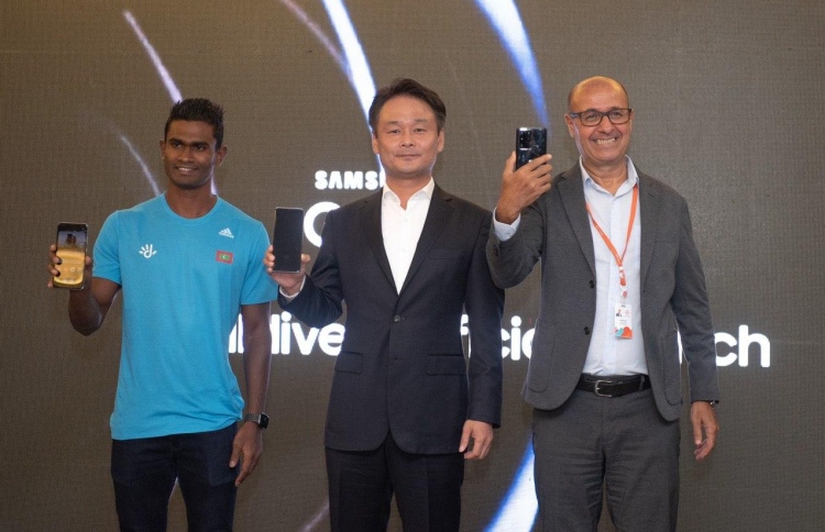 ސެމްސަންގުގެ އާ ފޯނުތައް ދިރާގުން ތައާރަފުކޮށްފި