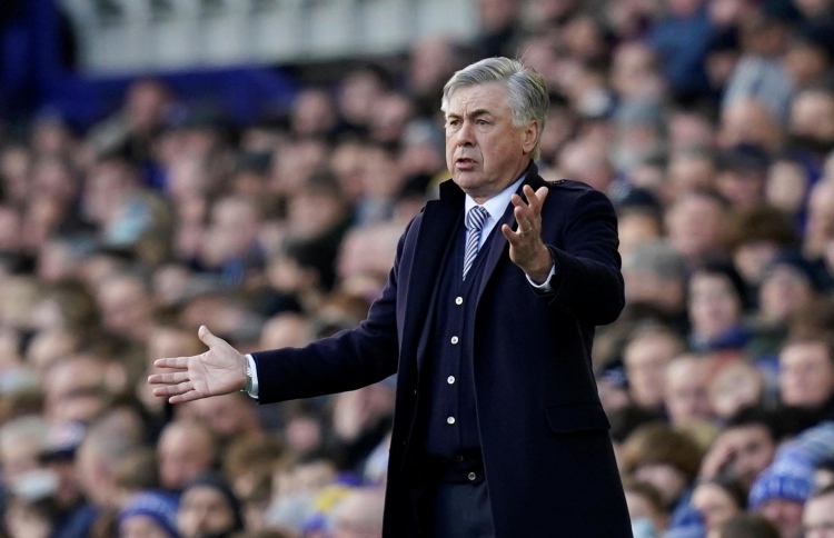 އަންޗެލޮޓީ އަށް ރަތެއް، މޮރީނިއޯގެ ޝަކުވާއެއް ނެތް