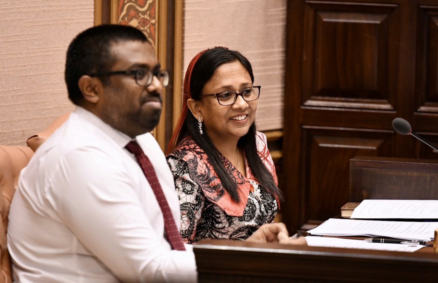 ފިޝަރީޒް މިނިސްޓަރު ޒަހާ ވަހީދު، ރައްޔިތުންގެ މަޖިލީހުގައި މެމްބަރުންގެ ސުވާލުތައް އަޑު އައްސަވަނީ