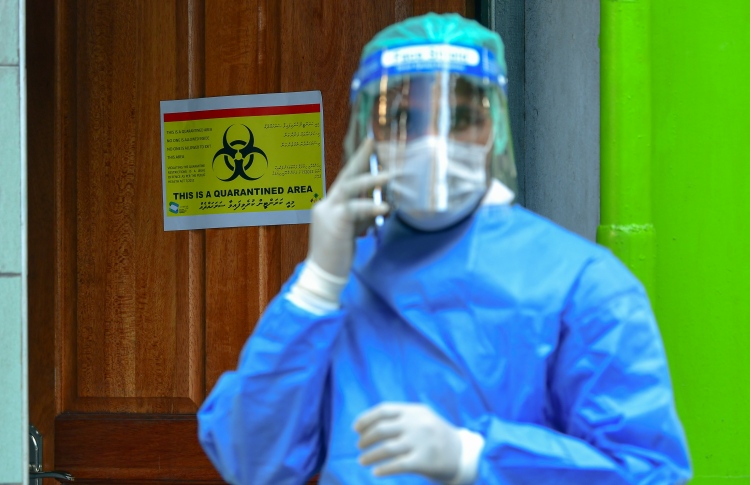 ކޮވިޑް-19: ހަކުރާހުރާ އިން ޝައްކުވި މީހާ ނެގެޓިވް