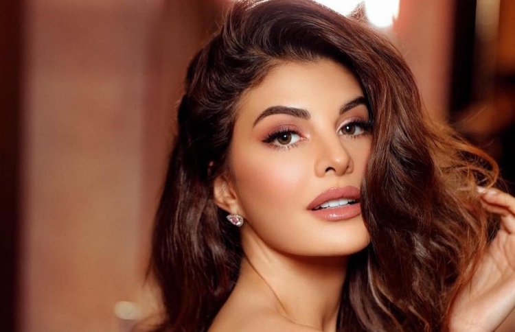 އަހަރެންގެ ނަން ބަދަލުކުރަން އެދުނު: ޖެކްލީން