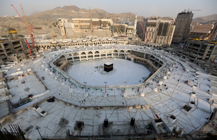 ދެ ހަރަމްފުޅުގެ ހަރިންމަ ތެރޭގައި ނަމާދުކުރުން މަނާ