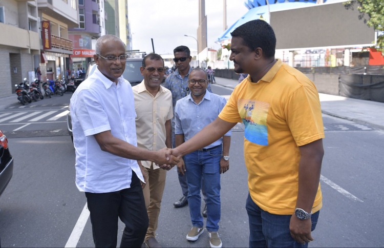 އިތުބާރަށް އެދިވަޑައިގެން ދެ ރައީސުން ގޭގެޔަށް