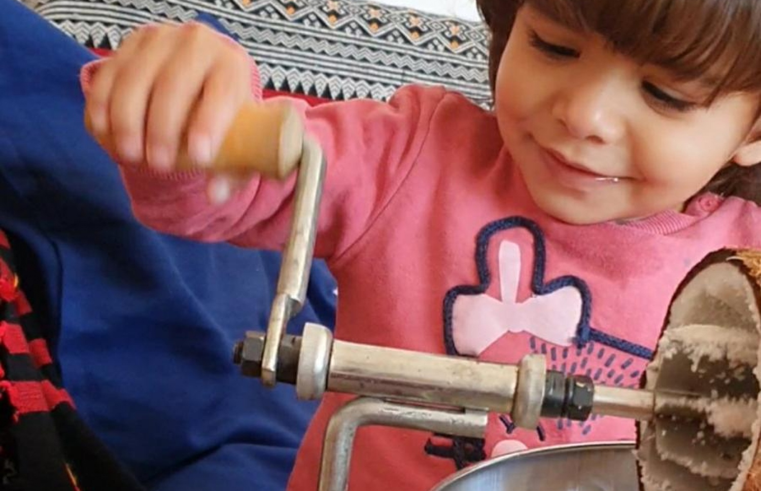 އާތިފާގެ ދެ އަހަރުގެ ދަރިފުޅު ހުނި ގޭނުމުގައި އެހީވަނީ