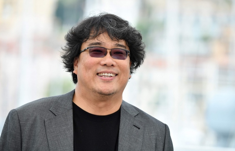 "ޕެރަސައިޓް" ގެ ޑައިރެކްޓަރު މިއުޒިކަލްއަކަށް