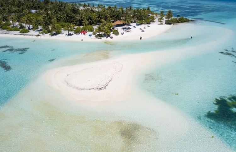 ހާއްސަ ހުއްދައެއް ދިނީ ރިސޯޓުތައް ހުސްކުރަން: މައިމޫނާ