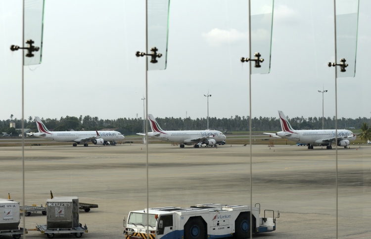 ލަންކާއަށްދާ ފްލައިޓްތަކުން ތެޔޮ ހިފައިގެން ދާން ބުނެފި