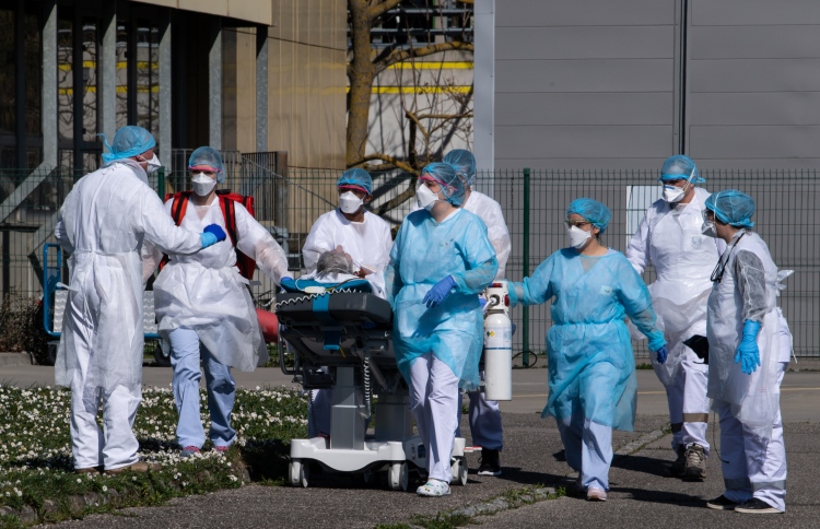 ކޮވިޑް-19: މަރުވި މީހުންގެ އަދަދު 20،000 އަށް