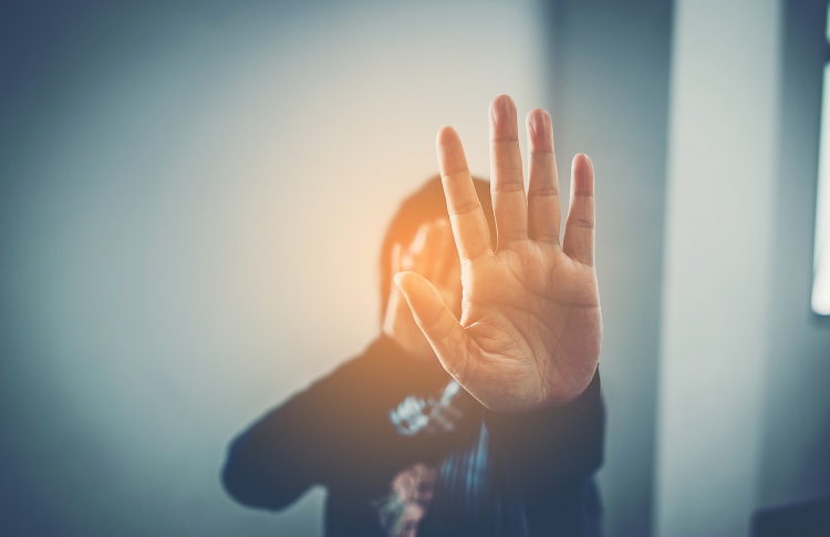 މަންމައަކު ދަރިއަށް އަނިޔާކުރި މައްސަލައެއް