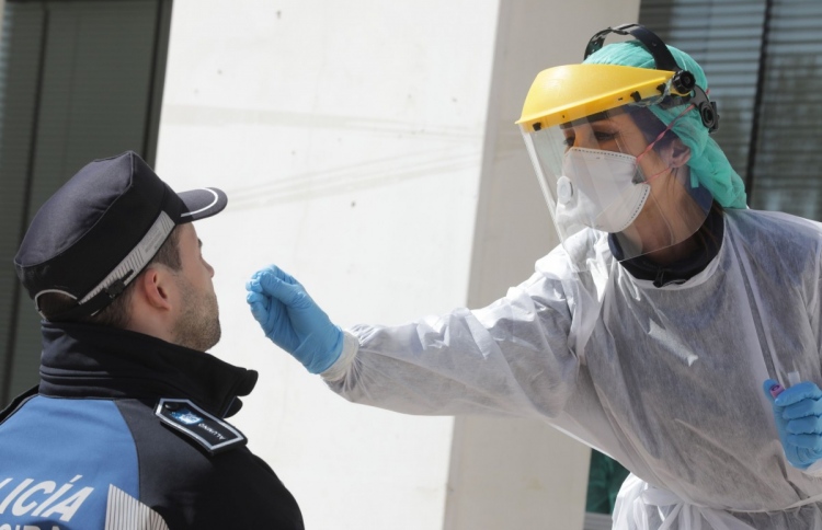 ޗައިނާއިން ސްޕޭނަށް ފޮނުވި ޓެސްޓް ކިޓްތަކުގައި މައްސަލަ