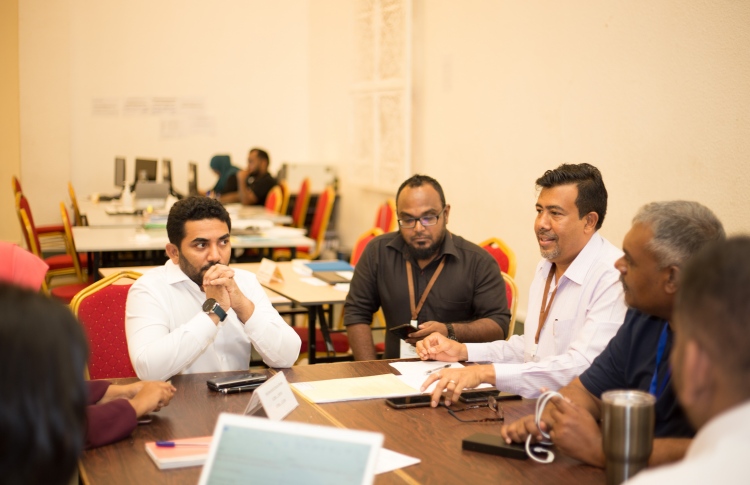 ކޮވިޑް ކޮންޓްރޯލްކުރުމުގެ މަސައްކަތް މަޖިލީހުން ބަލަނީ