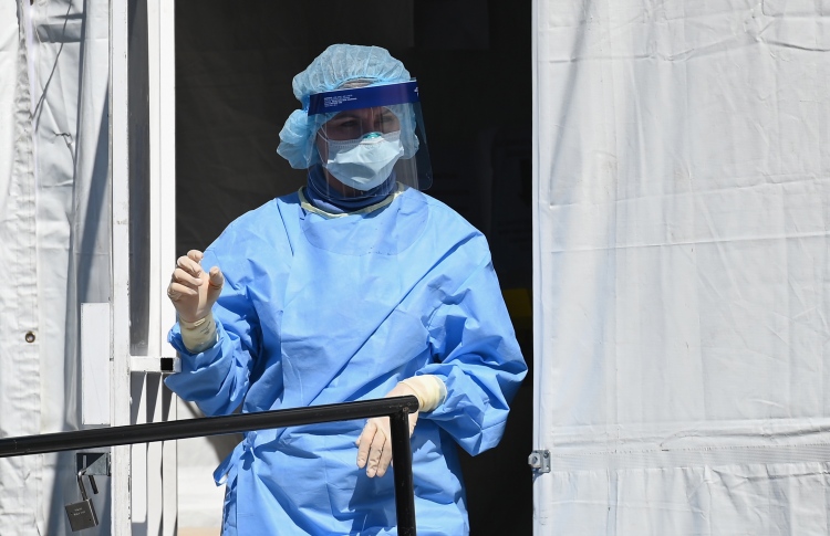 ކޮވިޑް-19: މަރުވި މީހުންގެ އަދަދު 30،000 އަށް