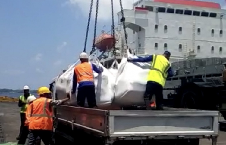 އިންޑިއާއިން ރާއްޖެއަށް 580 ޓަނުގެ ކާބޯތަކެތި ދެނީ