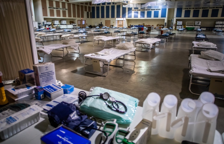 ޕޮޒިޓިވްވި މީހުން މިލިއަނަކަށް، ބައިލައްކަ މީހުން މަރު