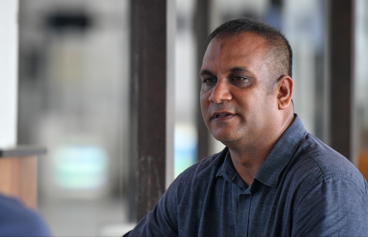 އަމީން "މިހާރު"އަށް އޭނާގެ ތަޖުރިބާ ކިޔައިދެނީ: މިއީ ދުވަހަކު ވެސް ހިތަށްއެރި ވަރުގެ މަންޒަރެއް ނޫން ކަމަށް ބުނި --ފޮޓޯ/ނިޝާން އަލީ/މިހާރު