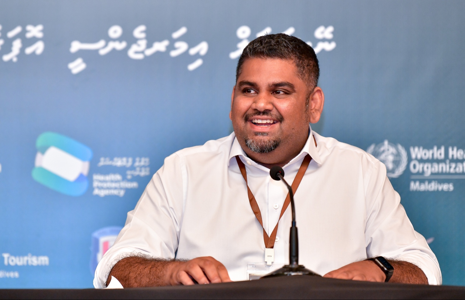 ނެޝަނަލް އިމަޖެންސީ އޮޕަރޭޝަން ސެންޓަރުގައި ބޭއްވި ޕްރެސްކޮންފަރެންސެއްގައި މަބްރޫކް ވާހަކަ ދައްކަވަނީ.