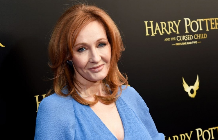 ކުޑަކުދިންނަށް "ހެރީ ޕޮޓާ" ހަދިޔާއެއް