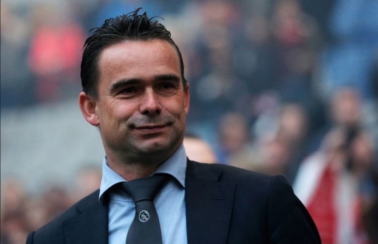 އަވަސްއަރުވާލުން އެއްގޮތްކުރީ ޓްރަމްޕްގެ އަމަލުތަކާ