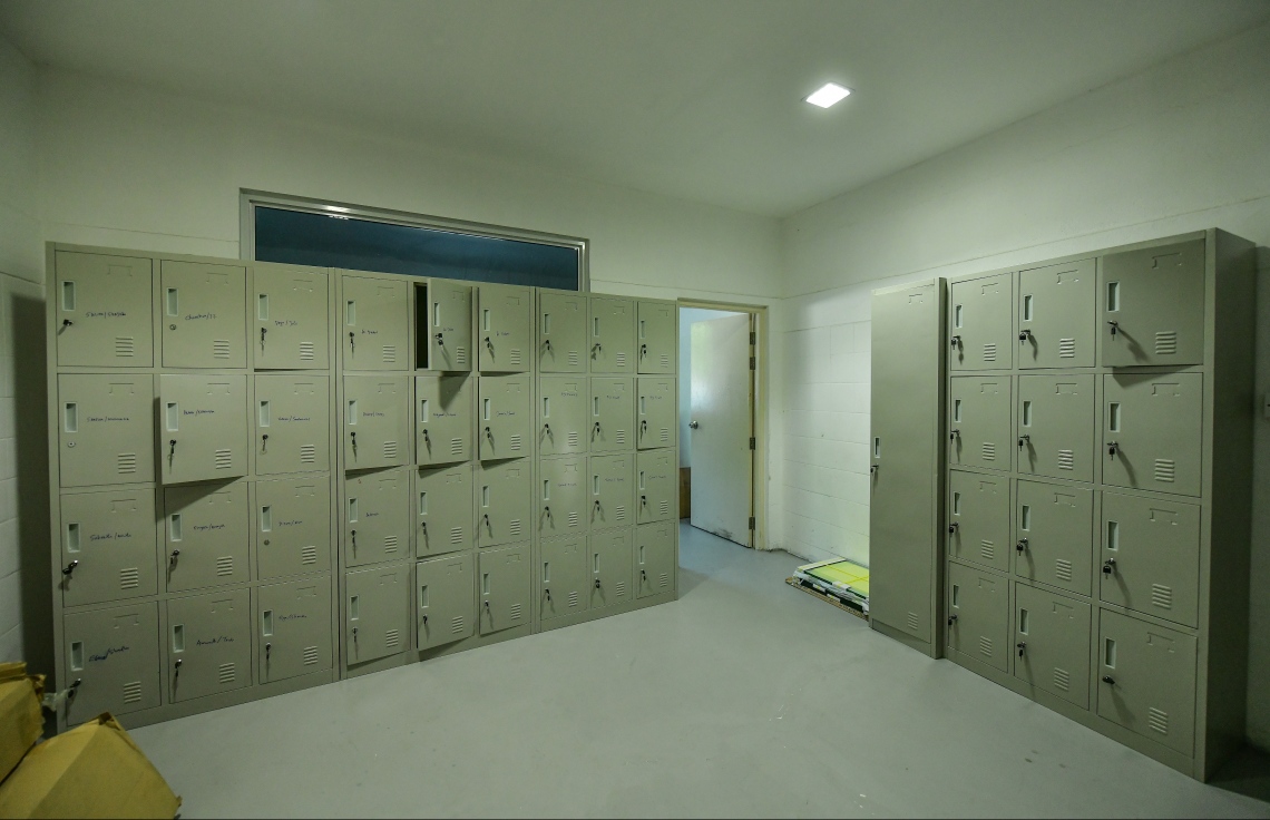 މާލެ- އޭޕްރިލް 2، 2020: ކޮވިޑް-19 އަށް ޕޮޒިޓިވްވާ މީހުންގެ ތެރެއިން ހައި ރިސްކު މީހުންނަށް ފަރުވާދިނުމަށް އަލުން މަރާމާތުކުރި، ފަރުކޮޅުފުށި އައިސޮލޭޝަން ފެސިލިޓީ --.ފޮޓޯ: ނިޝާން އަލީ/މިހާރު