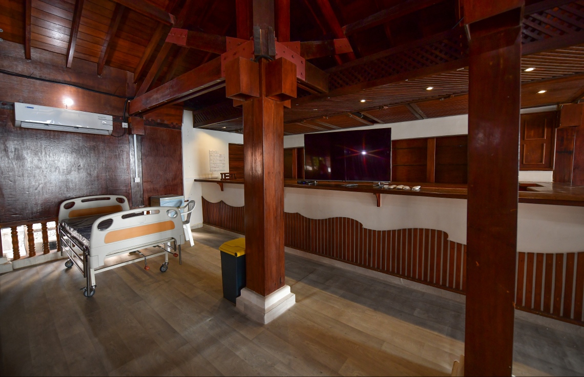 މާލެ- އޭޕްރިލް 2، 2020: ކޮވިޑް-19 އަށް ޕޮޒިޓިވްވާ މީހުންގެ ތެރެއިން ހައި ރިސްކު މީހުންނަށް ފަރުވާދިނުމަށް އަލުން މަރާމާތުކުރި، ފަރުކޮޅުފުށި އައިސޮލޭޝަން ފެސިލިޓީ --.ފޮޓޯ: ނިޝާން އަލީ/މިހާރު