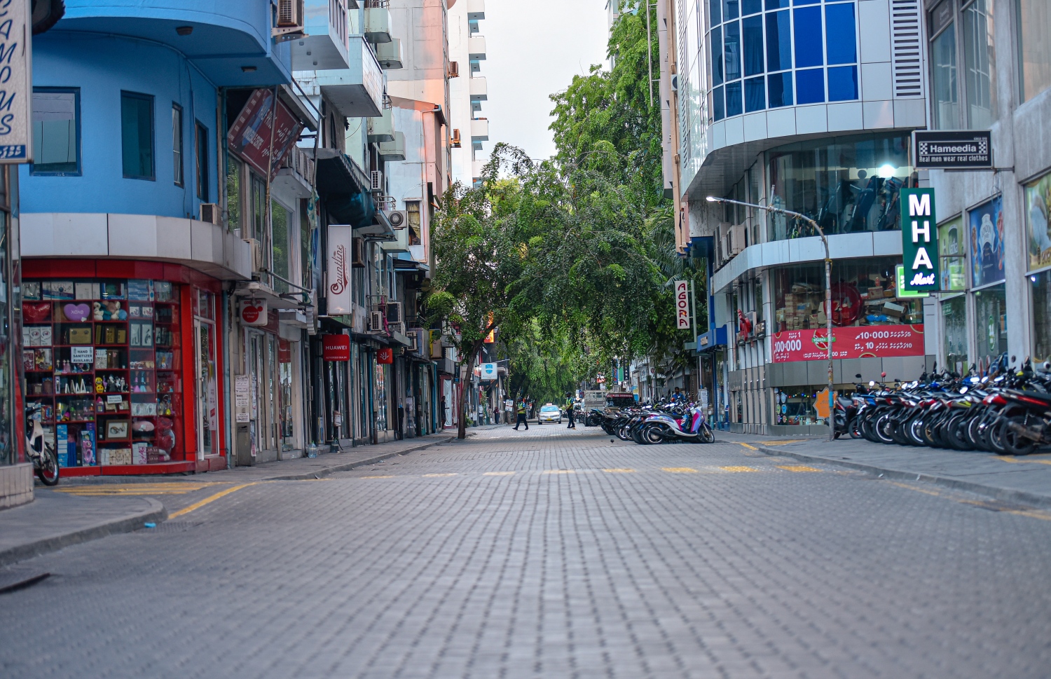 މާލެ ލޮކްޑައުންއަށް ދިއުމުގެ ކުރިން އެޅި ފިޔަވަޅުތަކުގައި މަގުތައް ހުސްކޮށް: ބައްޔާ ދެކޮޅަށް އަޅާ ފިޔަވަޅުތަކަށް ސަމާލުކަން ނުދީ، މިކަމުން އަރައެއް ނުގަނެވޭނެ -- ފޮޓޯ: އަހުމަދު އަވްޝަން /މިހާރު