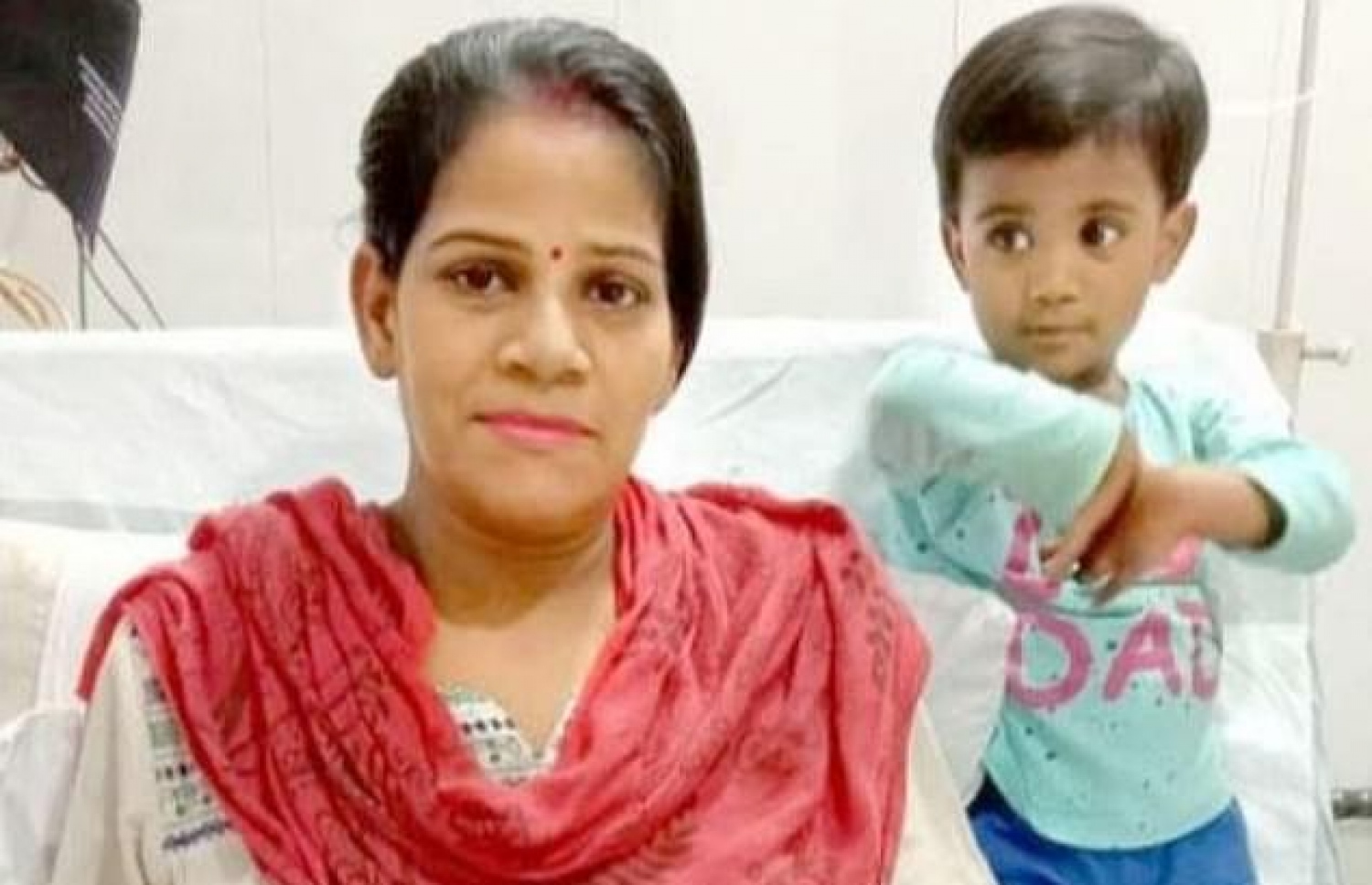 ޕްރިތީ އޭނާގެ ދޮށީ އަންހެން ދަރިފުޅާ އެކު.