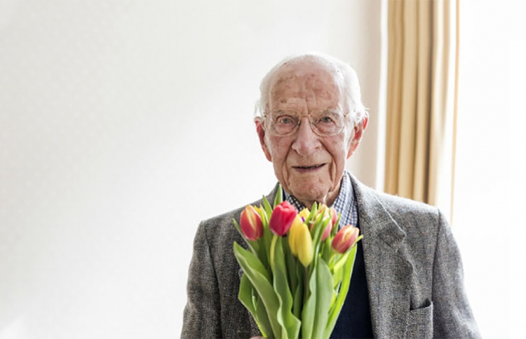 އެލާޖީތަކުގެ ހަގީގަތް ހޯއްދެވި ޑޮކްޓަރު އަވަހާރަވެއްޖެ