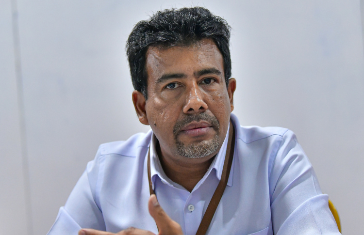 ޑރ. އަލީ ލަތީފަށް މަނީ ލޯންޑަރިންގެ ތުހުމަތު ވެސް