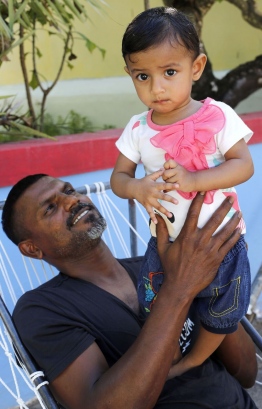 Man with child. PHOTO: ASHWA FAHEEM/UNDP MALDIVES