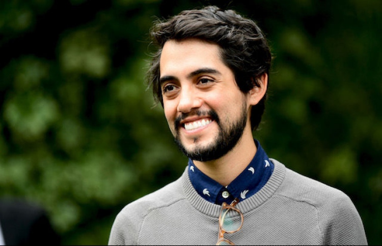 ޑިޒްނީން "ރޮބިން ހުޑް" ވެސް އަލުން ހަދަނީ